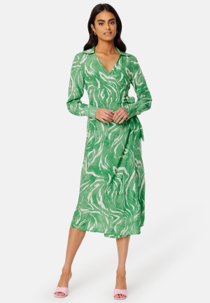 Absinthegröna AOP:A-kreationen Sirene LS Midi Wrap Dress - storlek